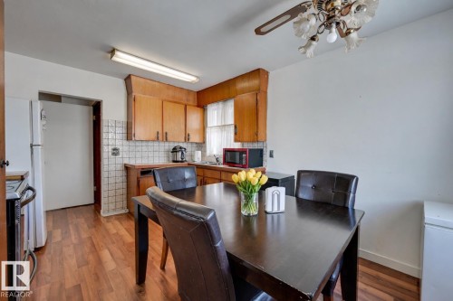 6621 132 Avenue, Edmonton, AB - Indoor Photo Showing Dining Room