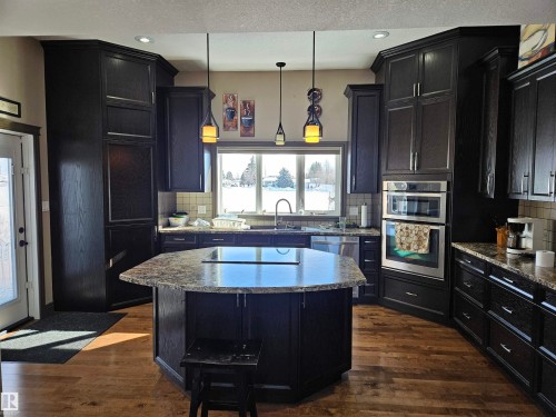 4413 53 Street, St. Paul Town, AB - Indoor Photo Showing Kitchen With Upgraded Kitchen