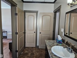 4 pc bathroom on main floor - 