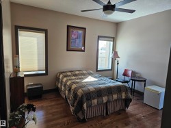 Main floor bedroom (Not Primary) - 