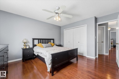 1064 Jones Crescent, Edmonton, AB - Indoor Photo Showing Bedroom