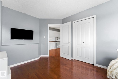 1064 Jones Crescent, Edmonton, AB - Indoor Photo Showing Other Room