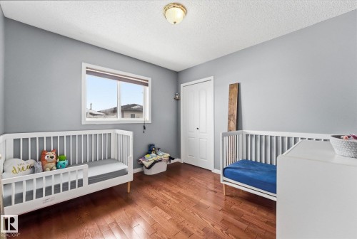 1064 Jones Crescent, Edmonton, AB - Indoor Photo Showing Bedroom