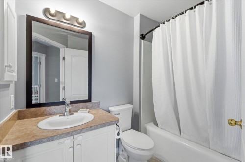 1064 Jones Crescent, Edmonton, AB - Indoor Photo Showing Bathroom