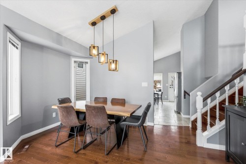 1064 Jones Crescent, Edmonton, AB - Indoor Photo Showing Dining Room