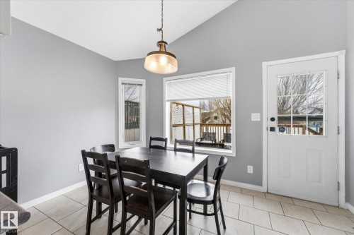 1064 Jones Crescent, Edmonton, AB - Indoor Photo Showing Dining Room