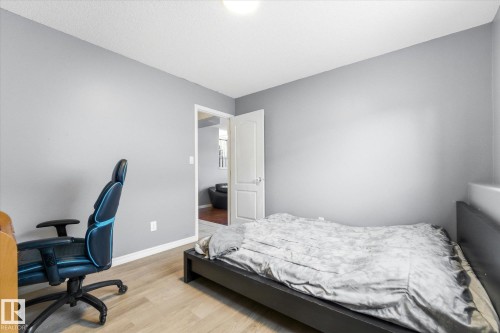 1064 Jones Crescent, Edmonton, AB - Indoor Photo Showing Bedroom