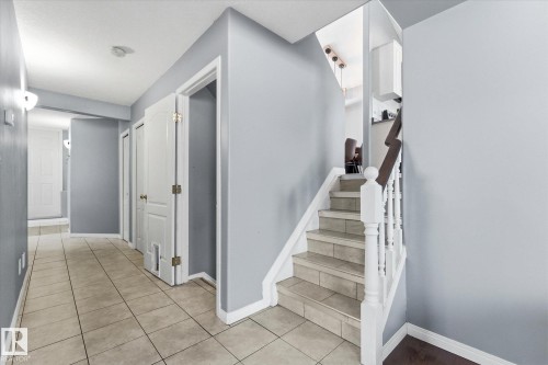 1064 Jones Crescent, Edmonton, AB - Indoor Photo Showing Other Room