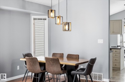 1064 Jones Crescent, Edmonton, AB - Indoor Photo Showing Dining Room