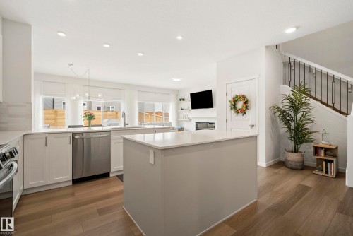 24 Rosewood Way, St. Albert, AB - Indoor Photo Showing Kitchen With Upgraded Kitchen