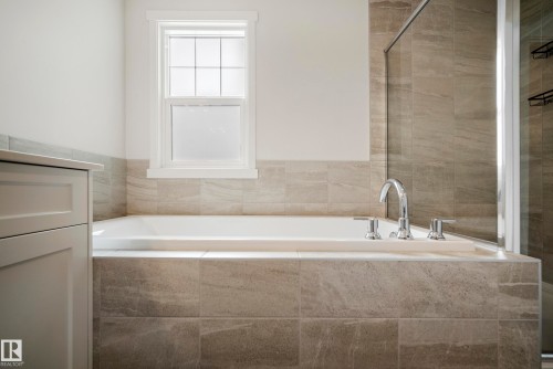 24 Rosewood Way, St. Albert, AB - Indoor Photo Showing Bathroom