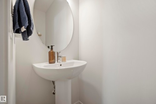 24 Rosewood Way, St. Albert, AB - Indoor Photo Showing Bathroom