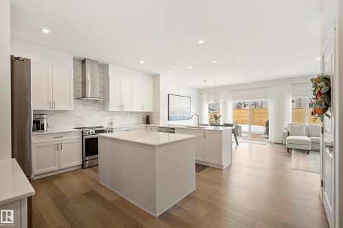 24 Rosewood Way, St. Albert, AB - Indoor Photo Showing Kitchen With Upgraded Kitchen