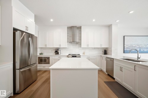 24 Rosewood Way, St. Albert, AB - Indoor Photo Showing Kitchen With Double Sink With Upgraded Kitchen