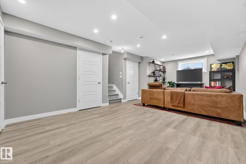 8061 Chappelle Way, Edmonton, AB - Indoor