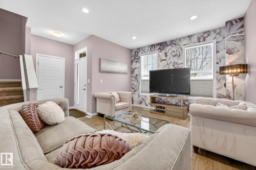 8061 Chappelle Way, Edmonton, AB - Indoor Photo Showing Living Room