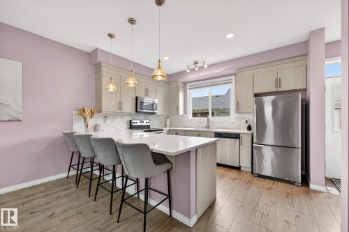 8061 Chappelle Way, Edmonton, AB - Indoor Photo Showing Kitchen With Upgraded Kitchen