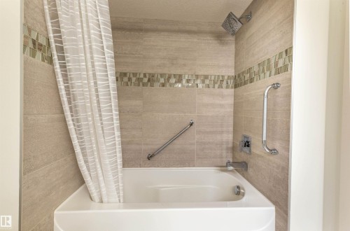 108 5025 Edgemont Boulevard, Edmonton, AB - Indoor Photo Showing Bathroom