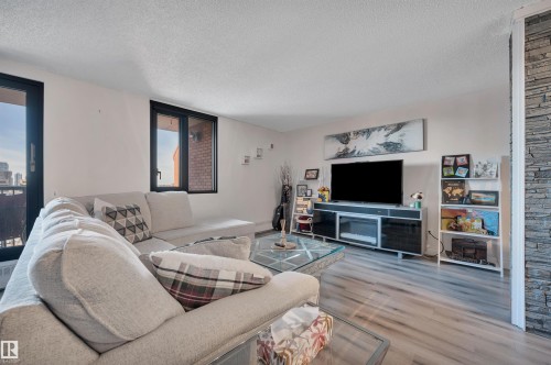 802 10145 109 Street, Edmonton, AB - Indoor Photo Showing Living Room