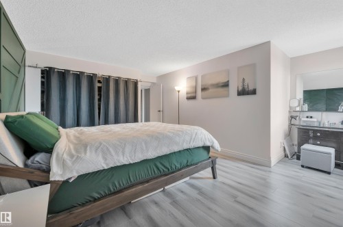 802 10145 109 Street, Edmonton, AB - Indoor Photo Showing Bedroom