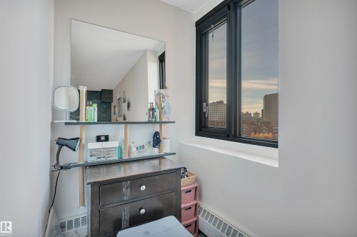 802 10145 109 Street, Edmonton, AB - Indoor