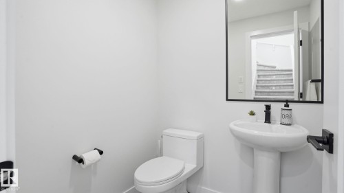 10 Meadowview Way, Leduc, AB - Indoor Photo Showing Bathroom