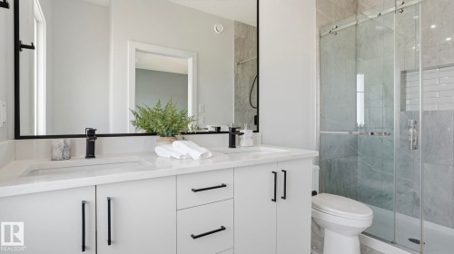 10 Meadowview Way, Leduc, AB - Indoor Photo Showing Bathroom