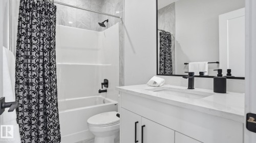 10 Meadowview Way, Leduc, AB - Indoor Photo Showing Bathroom