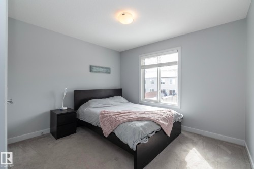 2088 Graydon Hill Crescent, Edmonton, AB - Indoor Photo Showing Bedroom