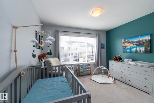 2088 Graydon Hill Crescent, Edmonton, AB - Indoor Photo Showing Bedroom