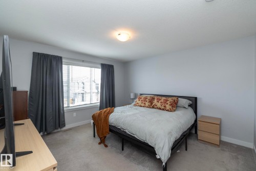 2088 Graydon Hill Crescent, Edmonton, AB - Indoor Photo Showing Bedroom