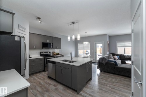 2088 Graydon Hill Crescent, Edmonton, AB - Indoor Photo Showing Kitchen With Double Sink