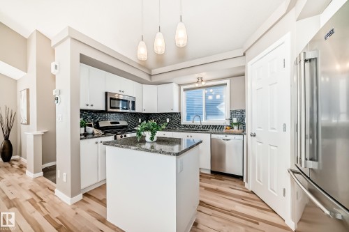 1520 70 Street, Edmonton, AB - Indoor Photo Showing Kitchen With Stainless Steel Kitchen With Upgraded Kitchen