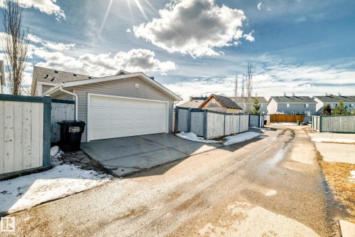 1520 70 Street, Edmonton, AB - Outdoor