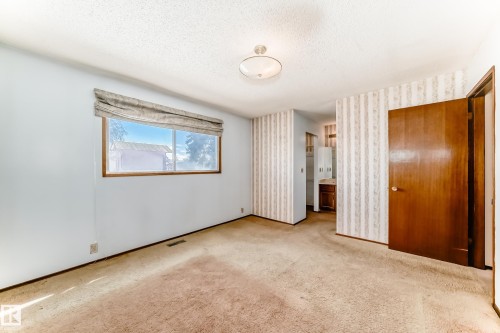 14237 22A Street, Edmonton, AB - Indoor Photo Showing Other Room