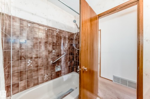 14237 22A Street, Edmonton, AB - Indoor Photo Showing Bathroom