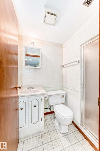 14237 22A Street, Edmonton, AB - Indoor Photo Showing Bathroom