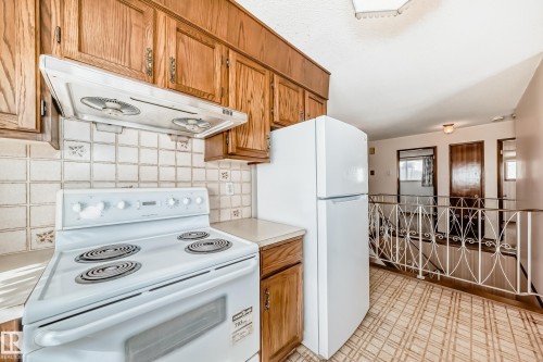 14237 22A Street, Edmonton, AB - Indoor Photo Showing Kitchen