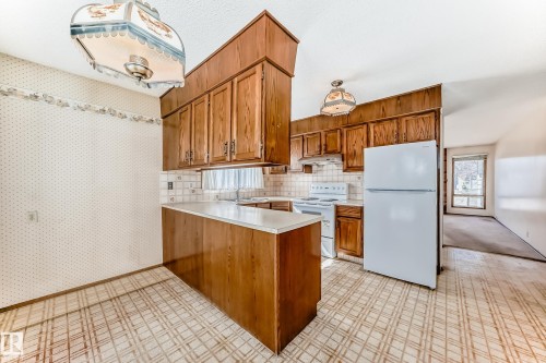 14237 22A Street, Edmonton, AB - Indoor Photo Showing Kitchen