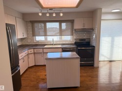 Main Floor 16605 93 Avenue  Edmonton, AB T5R 5H9