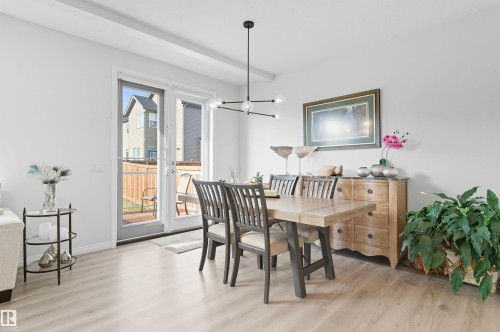 2631 Donaghey Crescent, Edmonton, AB - Indoor Photo Showing Dining Room