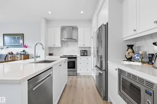 2631 Donaghey Crescent, Edmonton, AB - Indoor Photo Showing Kitchen With Upgraded Kitchen