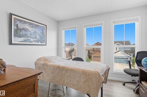 2631 Donaghey Crescent, Edmonton, AB - Indoor Photo Showing Bedroom