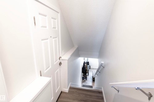 2631 Donaghey Crescent, Edmonton, AB - Indoor Photo Showing Other Room