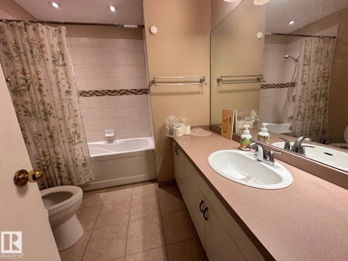 2807 35 Street, Edmonton, AB - Indoor Photo Showing Bathroom