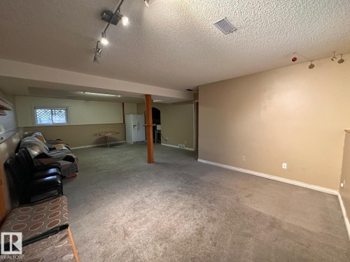 2807 35 Street, Edmonton, AB - Indoor