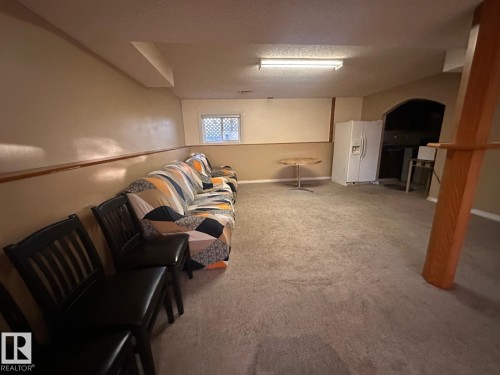 2807 35 Street, Edmonton, AB - Indoor