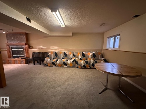 2807 35 Street, Edmonton, AB - Indoor