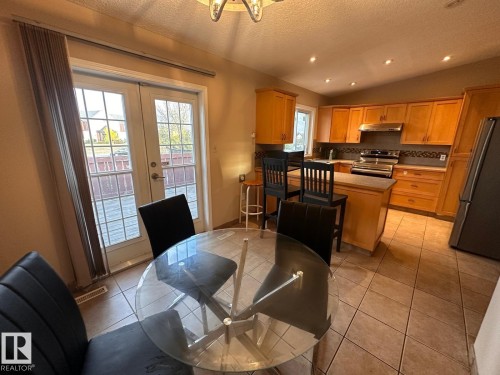 2807 35 Street, Edmonton, AB - Indoor