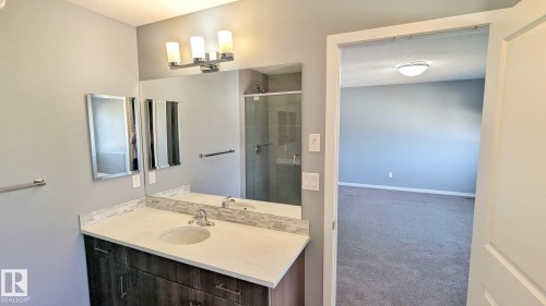 2318 Cassidy Way, Edmonton, AB - Indoor Photo Showing Bathroom